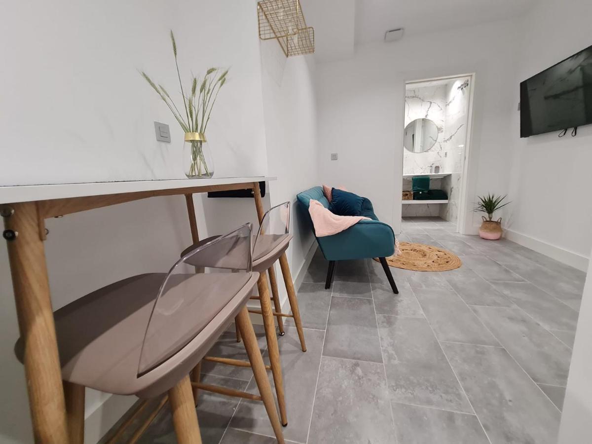 Loftinmalaga Aparthotel Kültér fotó