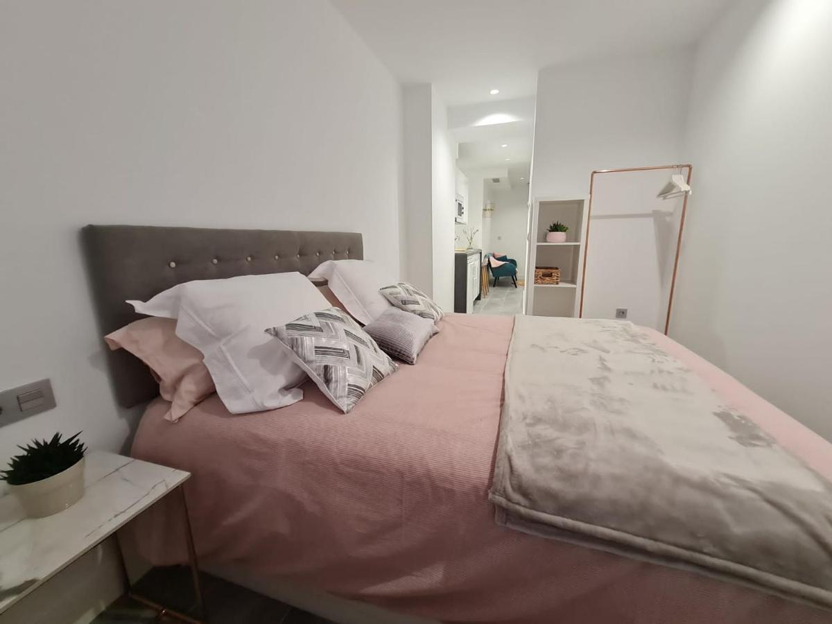 Loftinmalaga Aparthotel Kültér fotó